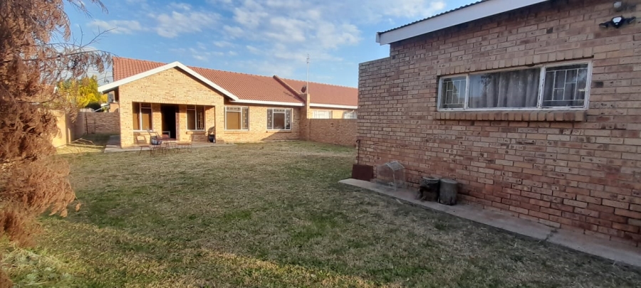 2 Bedroom Property for Sale in Flamwood North West